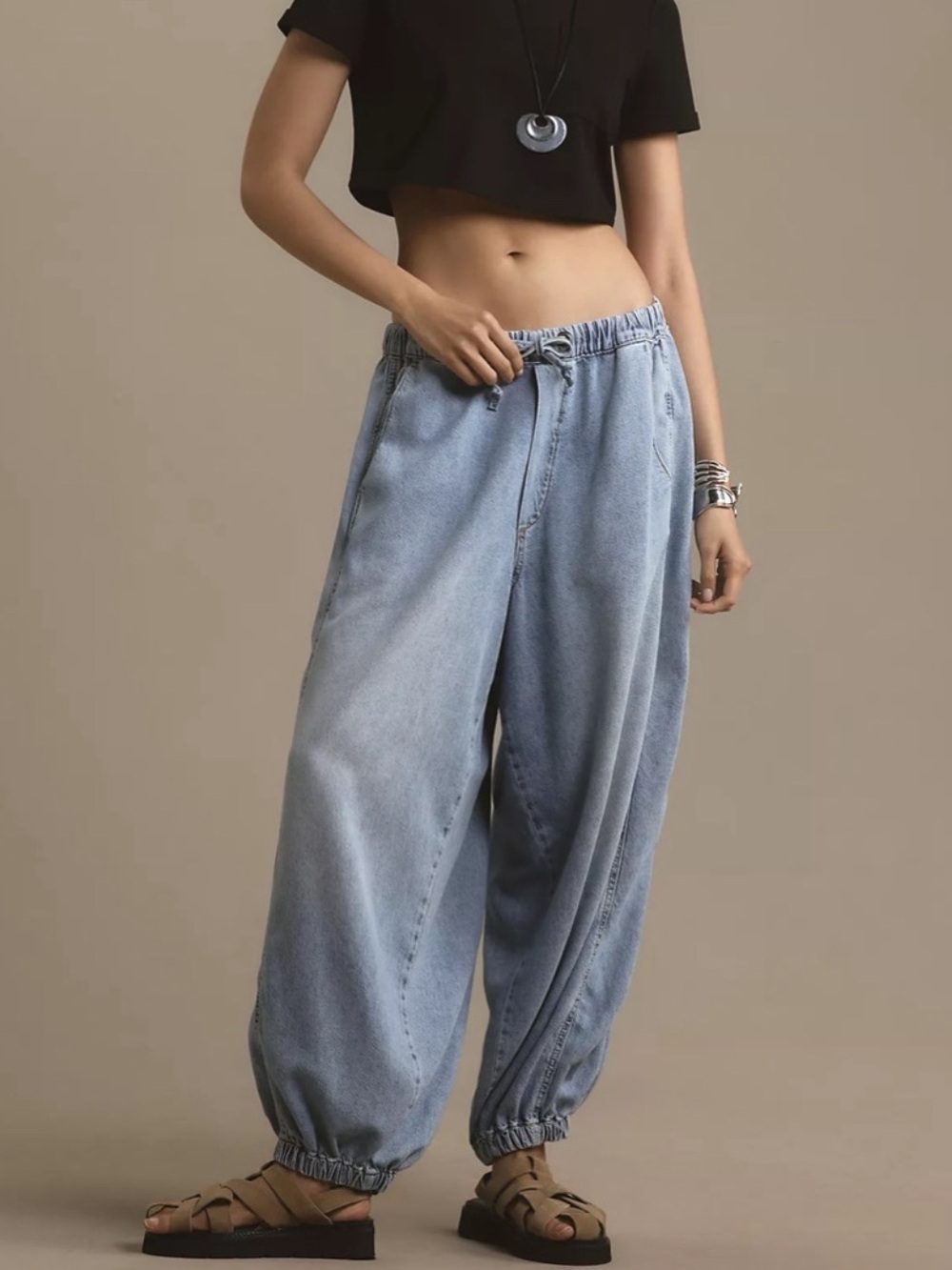 NEW Pilcro Beachy High-Rise Parachute Jeans Sz M